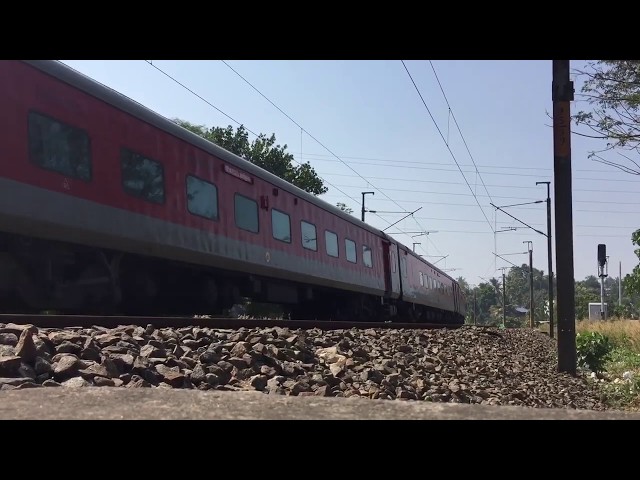 AC SF Express in Non AC conditions  | Arriving at final it’s destination | Vijayawada WAP-4