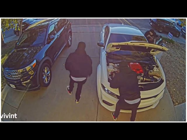 Hellcat Charger STOLEN in under 40 Seconds in BROAD DAYLIGHT | Red Key Hacked!