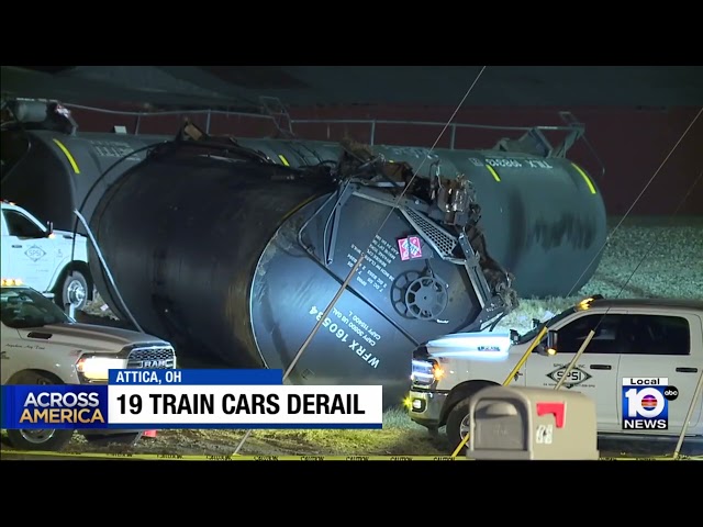 19 train cars derail in northern Ohio