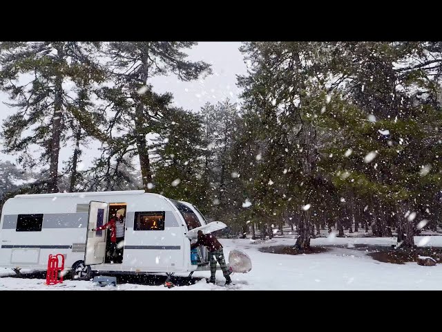 LIVING IN A VAN | LUXURY CARAVAN CAMPING UNDER HEAVY SNOW