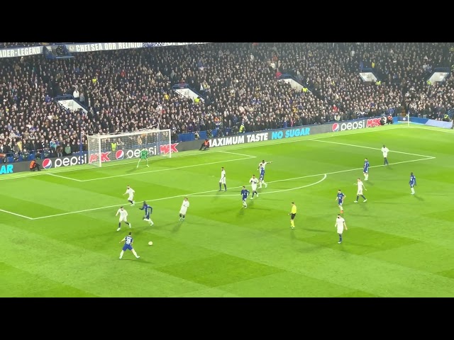 Vini Jr just misses goal vs chelsea fc