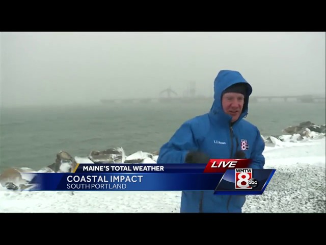 Nor'easter batters Maine coast