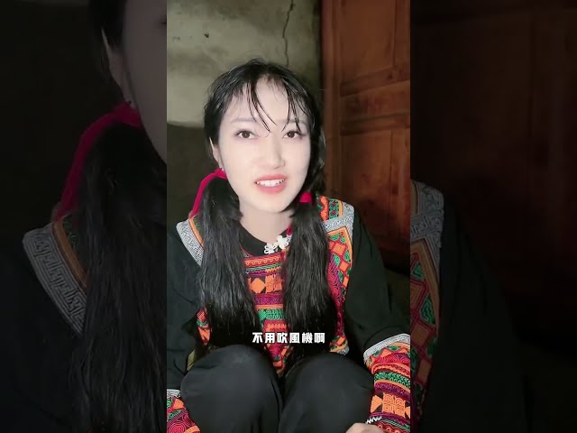 王飞与阿梅：小小认为曲布比王飞好，小小要给曲布买手机。王飞一本正经劝阿梅不要去相亲，王飞这是急了是欢上阿梅了。