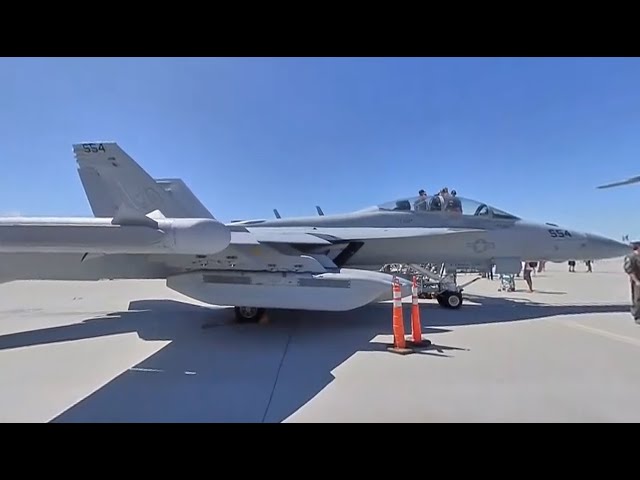 Boeing EA-18G Growler. Top Gun. 2022 Travis Air show [VR180 3D]