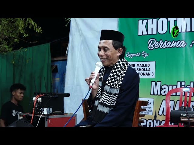 BERSHOLAWAT BERSAMA KYAI QOMARI DALAM RANGKA MEMPERINGATI MAULID NABI MUHAMMAD PART 1