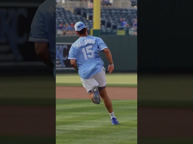 Patrick Mahomes Shows Off His Skills At The Plate 💪