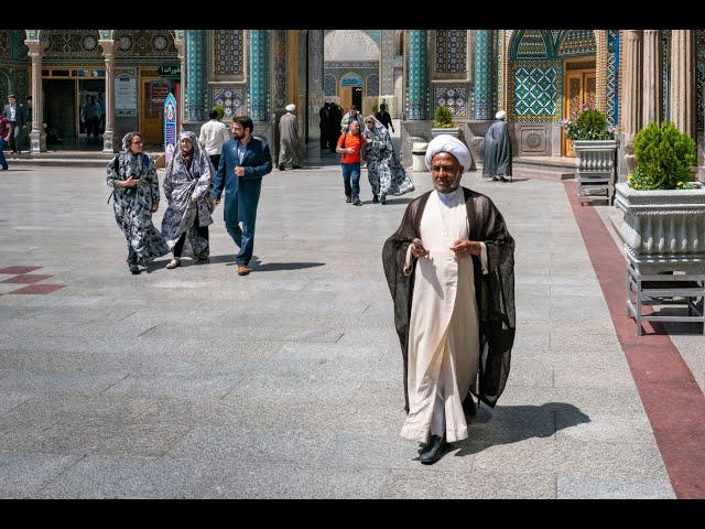 Iranian Woman Attacks a Clergyman