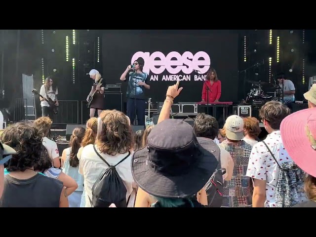 Geese - Mysterious Love (LIVE) Thing Festival