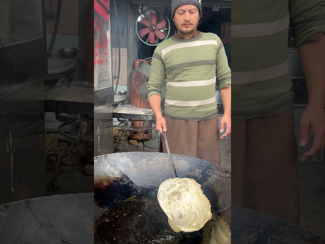 Mazedar Puri😋❤️ | #viralvideo #shorts #food #shortvideo #foodie #shortsfeed #ytshorts #ytviral ￼#yt