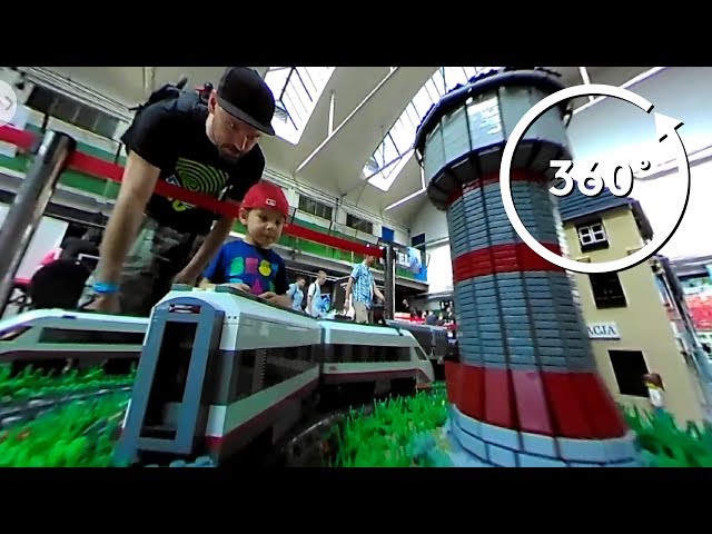 LEGO 360° Train ride around a massive LEGO town 🚄