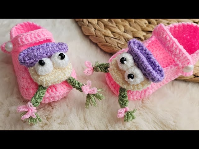 How to make baby booties. You will love the legendary booties model. Girls are very lucky. Ballerin