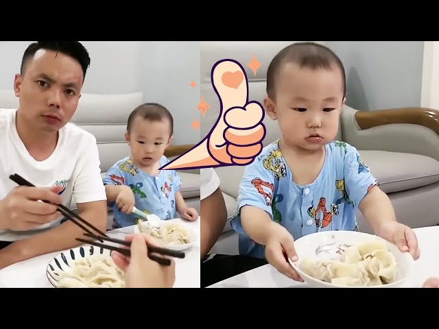 Dad Doesn't Let Mom Eat Dumplings  So The Cute Baby Gives His To Mom#cutebaby#funnyvideos#smile