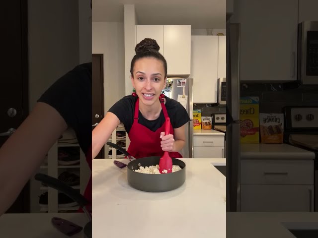 👩🏻‍🍳 Hannah makes curry tofu scramble 🍳