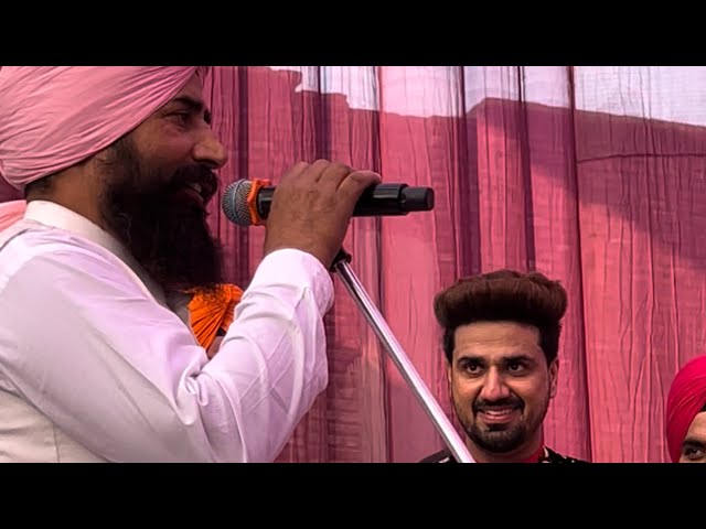 Gaunde Gaunde stage teh ek baba g ki keh rahe Must watch Yasir Hussain in Amritsar