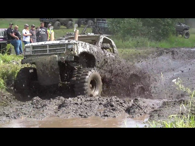 BOUNTY-HOLE MudBog AWESOMENESS small TIRE