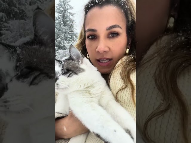 PLAY IN THE SNOW ❄️ with my dog & cat