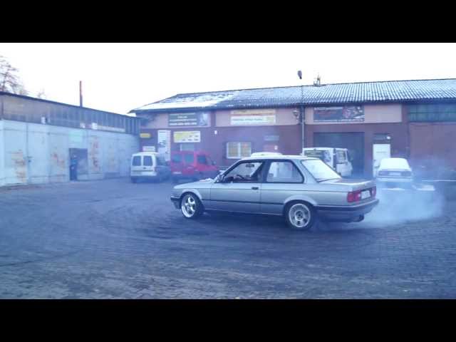 DRIFT BMW E30 2.5 SMEROL Pierwsze kroki