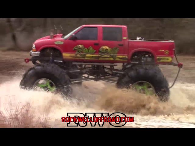 MUD TRUCKS RIDE DEEP - New Years Ride - River Run Offroad Park!