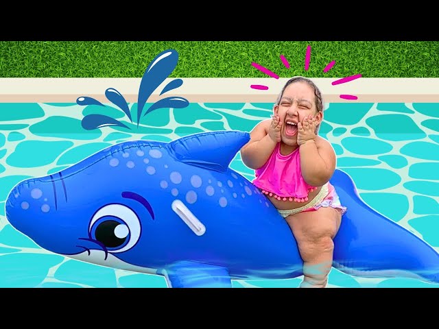 Maria Clara in a Funny Adventure at the Pool - MC Divertida