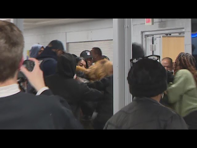 Brawl erupts at board meeting in Thornton Township