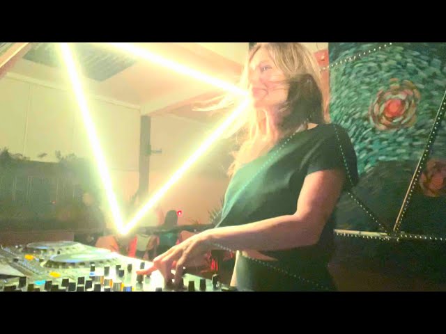 Joyce Mercedes Liveset at SALUD Goa India