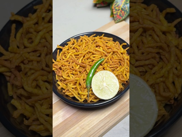 Homemade Aloo Sev Bhujia Recipe 🤤#shorts #ytshorts #youtubeshorts