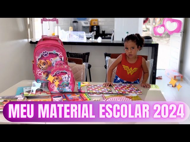 Mostrando meu material escolar de 2024