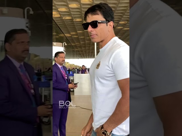 Sonu Sood Spotted At Airport Arrival and giving picture's to his fan's| Bol Bollywood