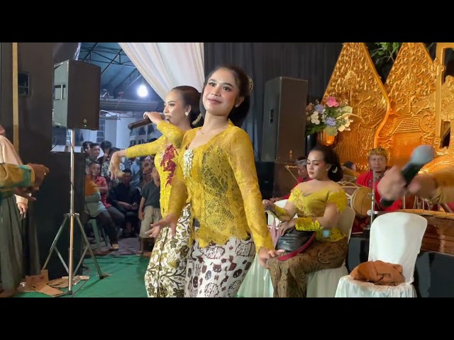 Gerajakan Banyuwangi - Silvi K feat Putri Cs Puri Budaya