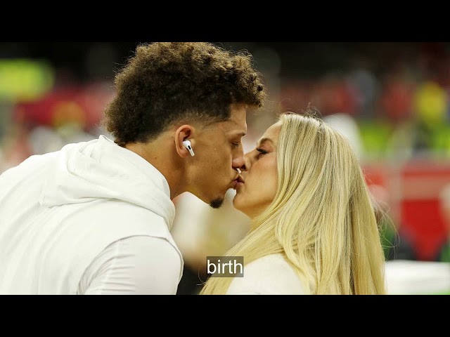 Brittany Mahomes dazzles in $73k necklace as she kisses Patrick before Chiefs vs. Eagles Super Bowl