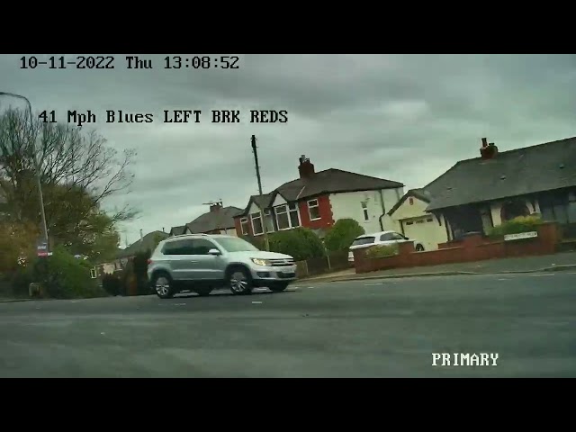 Dashcam UK. Bolton driver led police on 80mph chase from Horwich to Bolton.