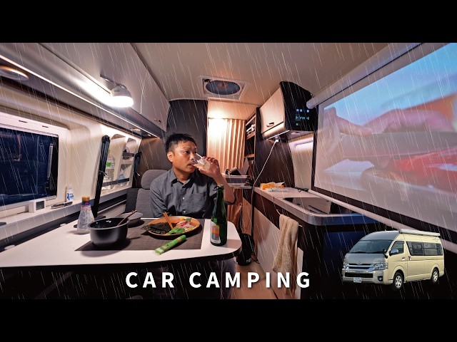 [Car camping in the rain] Sleeping in the car eating sushi in an apple orchard. Hiace camper