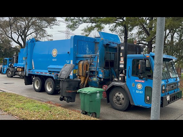 Houston Battle New Way Sidewinder Automated Side Loader Garbage Truck on a Sunday!!!