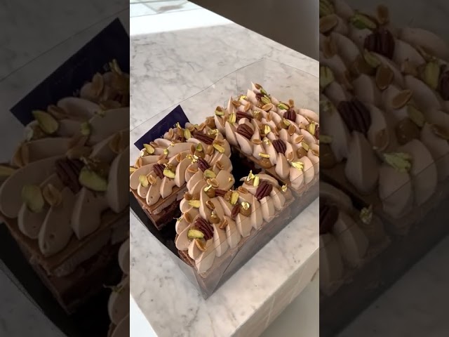 Brownie snickers cijfertaart