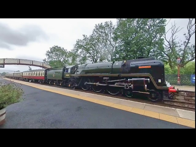 Kirkby Stephen, 70000 Britannia with 'The Fellsman' on 20/07/15 at 1157 in VR180