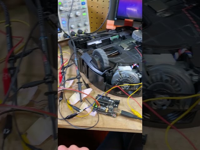 Making a mess while making a Roomba headcrab