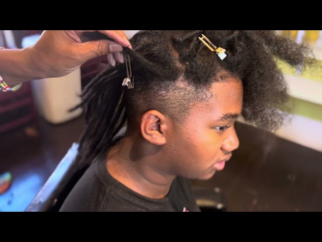 Dreadlock Machine Demonstrates Locs on Long Hair #dreadlockmachine #locs #locstyles