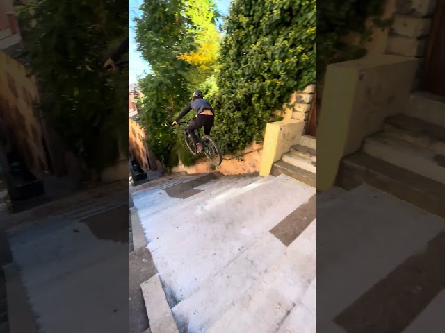 Lyon Urban Downhill - Steep send