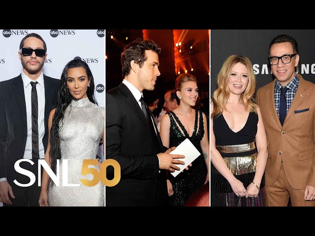 Scarlett Johansson & Ryan Reynolds, Plus More Exes at SNL 50 | E! News