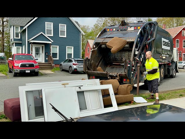 Garbage Truck VS Bulk Waste Piles