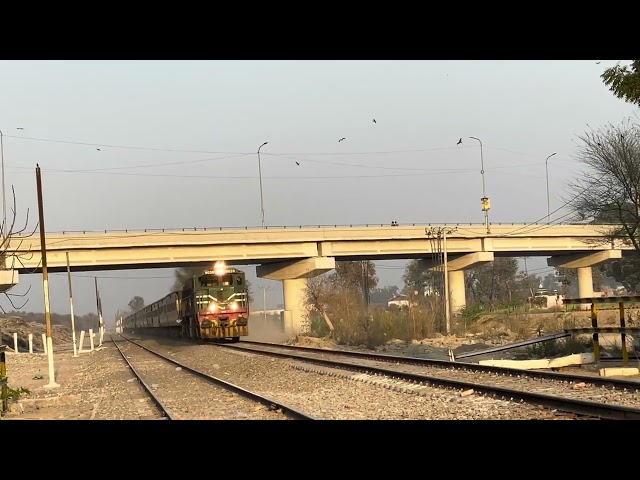 #viralvideo #train #pakistan