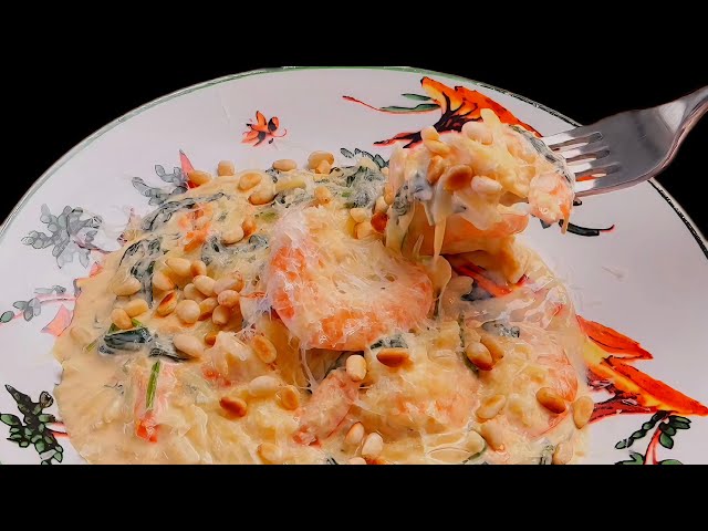 This is the best pasta I’ve ever tasted! 🍜  Creamy Orzo pasta with shrimps.🔝