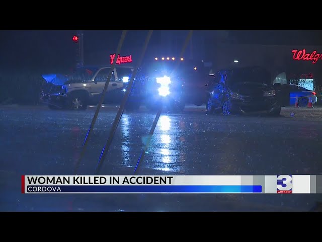 Woman dead after 4-vehicle wreck in Cordova