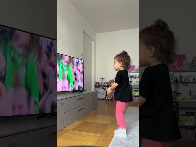 #shakira #kids #kidsvideo #baby#babyshorts #babygirl #cutebaby #cute #funny #funnyvideos #funnyclip