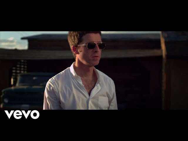 Noel Gallagher’s High Flying Birds - If I Had A Gun… (Official Video)