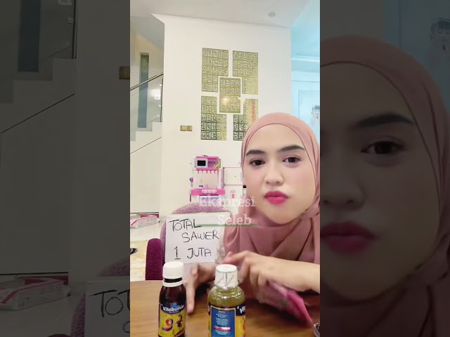 Ria Ricis jualan sambil sawer hadiah