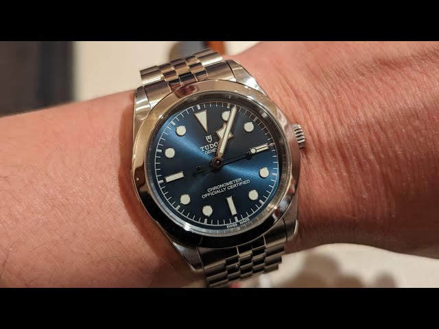 Tudor Black Bay 39 (on 17 cm / 6,70 inch wrist)