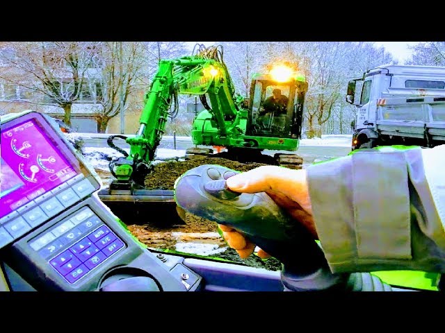 HOW TO DRIVE EXCAVATOR IN DETAIL |MONITOR/BUTTON TUTORIAL,OPERATE DIGGER DRIVING CONTROLS MACHINE