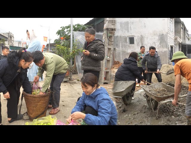 CEO joins hands to help poor families build houses, single mother picks apples to sell at the market