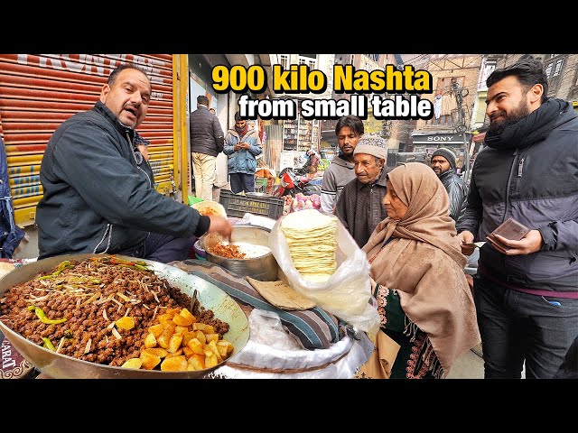 Srinagar में NEXT LEVEL Indian Street Food 😍 मसाला लवश, Makhani Girda, Rockstar Uncle ❤️